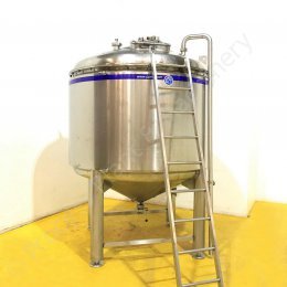 7958 2500 Ltr Insulated Holding Tank 1