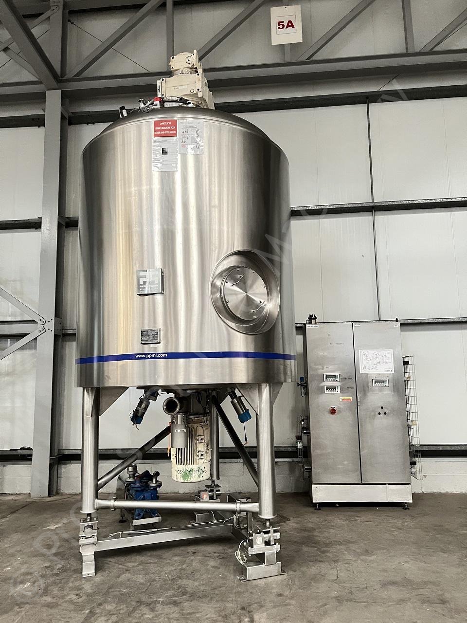 Used 6,000 Ltr Vacuum Rated Tank with TopMounted ContraRotating