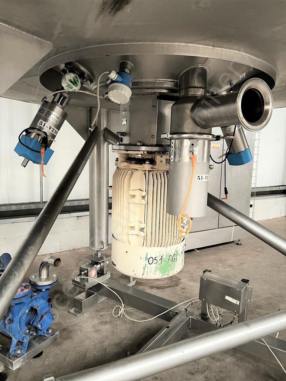 Used 6,000 Ltr Vacuum Rated Tank with TopMounted ContraRotating